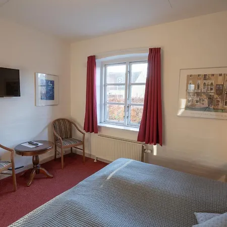 ホテル ホテル フレズレクスヴェアク