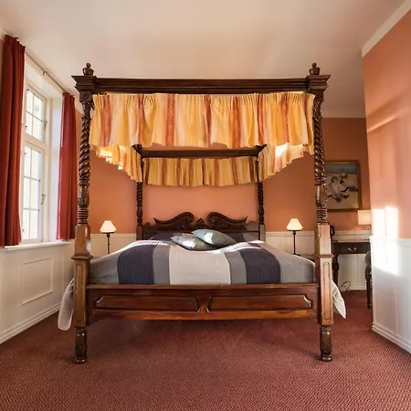 ホテル フレズレクスヴェアク Frederiksværk